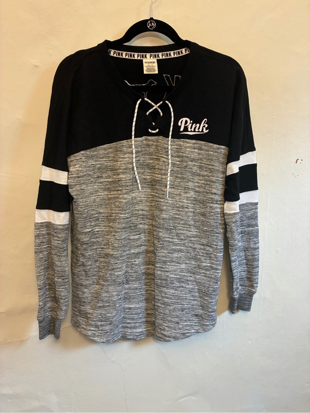 Adorable PINK tie sweatshirt